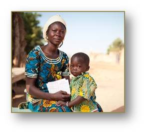 Einführung des Impfstoffs MenAfriVac in Burkina Faso im Jahr 2010. (Foto © PATH / Gabe Bienczycki)