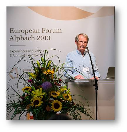 Peter Christian Aichelburg, Vorsitzender des wissenschaftlichen Kuratoriums, bei der Eröffnung des Europäischen Forums Alpbach 2013